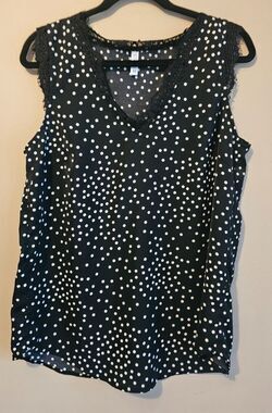 VIISHOW women's  Black with white polka dots with Lace Trim V-Neck sz Med